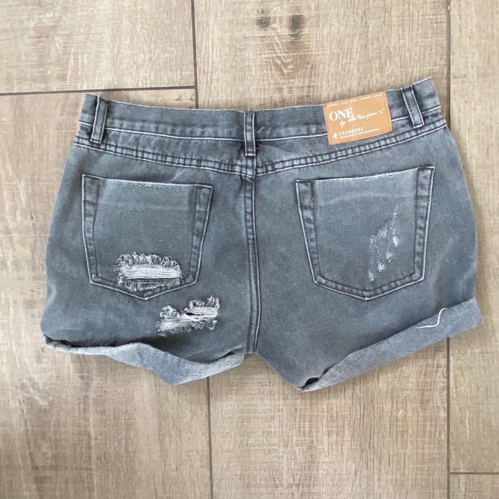 NWOT One Teaspoon Denim Shorts Washed Grey Size 28